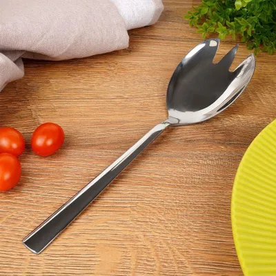Produktbild von Salatlöffel aus Edelstahl - elegant und spülmaschinenfest