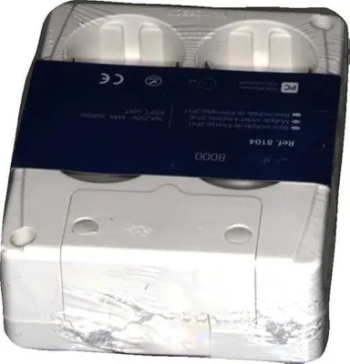 Imagen del producto de Regleta de enchufes - Cuadrada - 4 enchufes - Inalámbrica - 3680 W - 16 A - Para montaje en pared