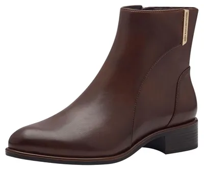 Image de Bottines pour femmes sans talon, de la marque MARCO TOZZI, conçues par Guido Maria Kretschmer, en matière synthétique