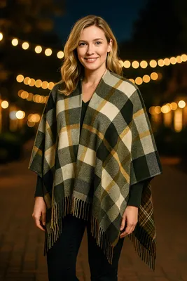 Produktbild von Poncho Aspen  Italy, Kuschelweich, mit Karo von collezione alessandro