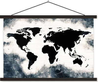 Produktbild von MuchoWow® Textilposter Weltkarte - Holz - Schwarz 60x40 cm mit schwarzem Rahmen - Hölzernes