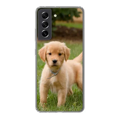 Produktbild von MuchoWow® Handyhülle Schutzhülle Hülle für Samsung Galaxy S21 FE Golden Retriever Welpe im grünen Gras Silikon Softcase Handy Hülle - Mobiltelefonhülle