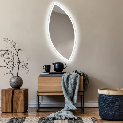 Produktbild von Unregelmäßiger asymmetrischer Spiegel mit LED Beleuchtung 84x174 cm - mit LED Beleuchtung - LED Farbe Kaltweiß 7000K - Individuell Nach Maß - Beleuchtet Wandspiegel Lichtspiegel Badezimmerspiegel LPI222