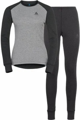 A set of men's thermal underwear, consisting of a long-sleeved top and pants, displayed against a white background.