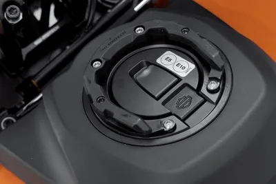 Produktbild von SW-MOTECH Quick-Lock PRO Tankring TRT.00.787.21700/B für Harley-Davids