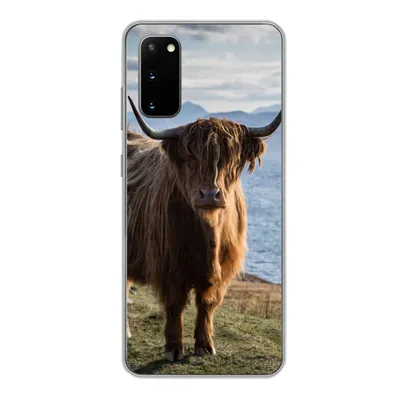 Produktbild von MuchoWow® Handyhülle Schutzhülle Hülle für Samsung Galaxy S20 Schottische Highlander - Bergen - Meer Silikon Softcase Handy Hülle - Bild