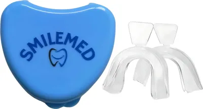 Produktbild von Komplettset Schutzschienen gegen Bruxismus für die Zähne – Set von Aufbissschienen gegen Zähneknirschen in einer praktischen blauen Aufbewahrungsbox