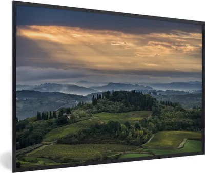 Produktbild von MuchoWow® MuchoWow® Gerahmtes Poster Sonnenstrahlen beleuchten die italienische Hügelkuppe in der Nähe der Stadt San Gimignano in der Toskana 60x40 cm - Poster mit zchwarzem Bilderrahmen - Printing -