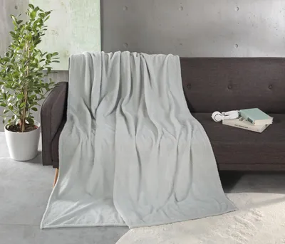 Produktbild von Gözze Kuscheldecke Cali silber 150x200 cm