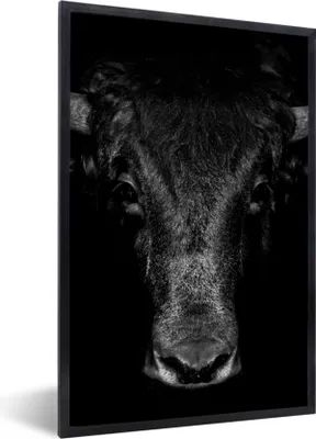 Produktbild von MuchoWow® Gerahmtes Poster Taurus - Tiere - Schwarz - Weiß 40x60 cm - Poster mit Schwarzem Bilderrahmen Wandposter Rahmen Foto Bilder - Papierdruck - Wandbilder