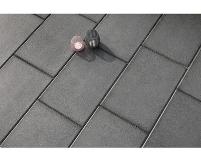 Produktbild von Beton Terrassenplatte iStone Basic schwarz-basalt 60 cm x 40 cm x 4 cm
