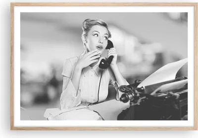 Produktbild von Gerahmtes Poster - Rahmen in heller Eiche - Vintage Schwarzweiß Telefonieren - 91,5x61 cm - Wand Bild - Wanddeko - Wandbilder - Kunstposter - Wandposter - Bilderrahmen - Bilder - P2NAA91x61-4592