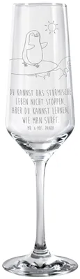 Produktbild von Mr. & Mrs. Panda Glas Pinguin Surfer - Transparent - Geschenk, Trinkglas, Sektglas, graviert, Hawaii, dekorglas, Urlaub, Optimistisch, Surfen, Portugal, Motiviert