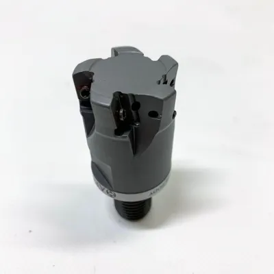 Immagine prodotto di Fresa ad avvitamento AKKO ø 32 mm, avanzamento elevato, Tungaloy LNMU 0303, gambo filettato M16, raffreddamento interno, Z=5