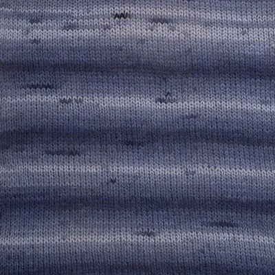 Produktbild von DROPS Fabel 917 „Tiefsee” – 4-fach Socken- und Allzweckgarn mit Langprint, 100 g