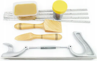 Image de Kit d'étamage pour carrosserie : 25% d'étain, pâte, cire, spatule, rabot, râpe