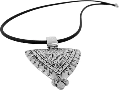 Produktbild von Minott Kette aus Kautschuk mit Anhänger Dreieck im antik Design 11924