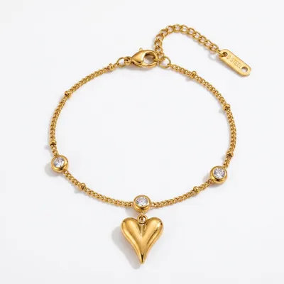 Produktbild von Lundholm Alexis Fußkettchen Damen Vergoldet – Herz mit Zirkonia – Verstellbar 21 + 5 cm – Premium Edelstahl Gold PVD – Hypoallergen