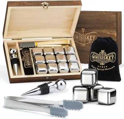 Produktbild von Unyqoos® Whisky-Steine-Set – 12 Edelstahl-Kühlsteine mit Flaschenstopfen & Zange, Samtbeutel und Holzkiste, wiederverwendbare Eiswürfel, Geschenk für Männer