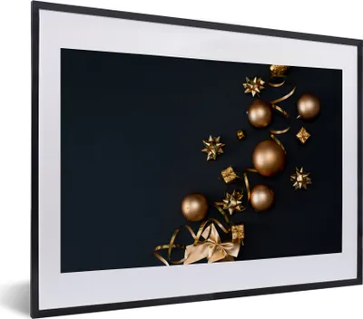 Produktbild von MuchoWow® MuchoWow® Gerahmtes Poster Weihnachten - Weihnachtsschmuck - Weihnachtskugeln 40x30 cm - Poster mit zchwarzem Bilderrahmen - Bilderrahmen - Poster im Rahmen