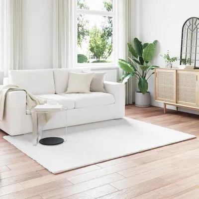 Produktbild von Weißer Kunstfell-Teppich 120 x 170 cm – rutschfester Kunstkaninchenfell-Teppich für Wohn- und Schlafzimmer, rechteckiger weicher Webpelzteppich