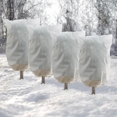 Produktbild von 4-teiliger Winterschutz für Pflanzen, 80 x 100 cm großer Winterschutzbeutel für Pflanzen mit Kordelzug und Reißverschluss, wiederverwendbares Frostschutzvlies aus frost-, insekten- und kältebeständigem Material