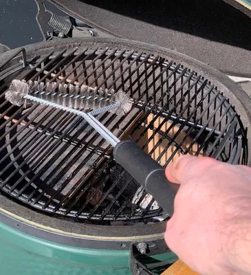 Produktbild von Grillbürste Langer Griff Edelstahl Borsten Dreieckig 51cm Holzkohle- & Gasgrill