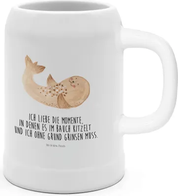 Produktbild von Mr. & Mrs. Panda Krug Robbe Liegen - Weiß - Geschenk, Strand, Nordsee, Robben, Ostsee, Bierhumpen, Tiere, Meerestier, Bier Seidel, Steinkrug, Humpen