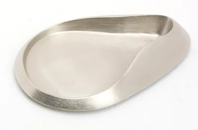 Produktbild von Kerzenhalter, Dekoteller Tropfenform Messing vernickelt Silber matt satiniert (Innen 13 x 9 cm)