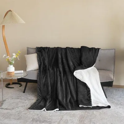 Productafbeelding van Ibenzoa® Knuffeldeken – dubbele laag met flanel en sherpa (elk 220 g/m²), warme woondeken, zwart, 150 x 200 cm