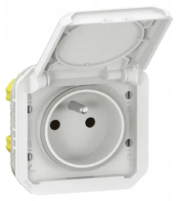 Image de Prise électrique Legrand PLEXO, blanche, avec contact de terre, référence 069624L