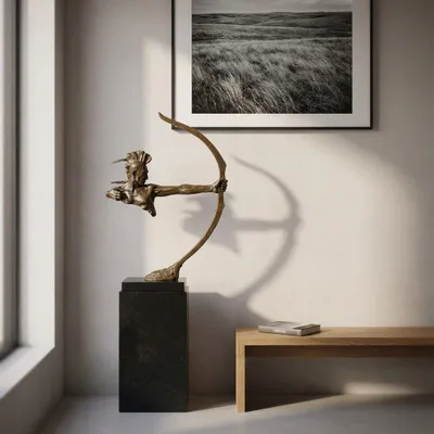 Produktbild von Bronzefigur Bogenschütze, patiniert auf schwarzem Steinsockel, H.82 cm