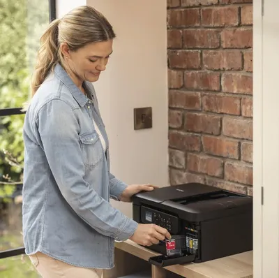 Image de Brother 3-in-1 Compact Wireless Inkjet Printer DCP-J1360DW