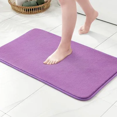 Zdjęcie produktu dla Mata do kąpieli Ibenzoa® wykonana z pianki memory – wyjątkowo miękka, chłonna, z antypoślizgową podkładką PVC, wymiary 40 x 60 cm, jasnoróżowa