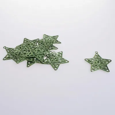 Produktbild von Metallsterne zum Hängen - grün - 6 cm - 12 Stück - 92016 60