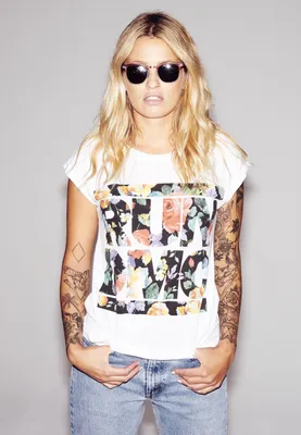 Produktbild von Mister Tee Female Shirt Ladies RUN DMC Floral Tee White-XS