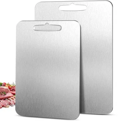 Produktbild von Unyqoos® Beidseitiges Titan-Schneidebrett-Set – lebensmittelsicher, flecken- und geruchsresistent, messerfreundlich & rutschfest für Fleisch, Gemüse, Obst