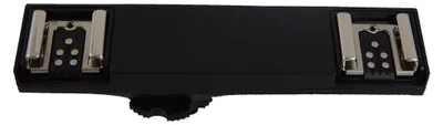Produktbild von vhbw Dual-Blitzschuhadapter kompatibel mit Canon EOS 1100D, 1000D, 10D, 1200D, 100D Kamera - E-TTL Dual Hot Shoe Splitter, Kunststoff / Metall Schwarz
