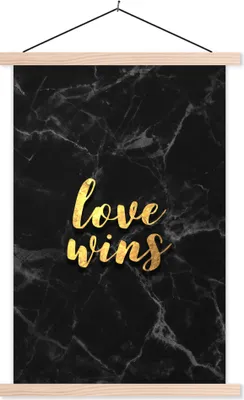 Produktbild von MuchoWow® Textilposter Zitat - Liebe - Marmor - Gold 40x60 cm mit holzfarbenen Rahmen - Poster