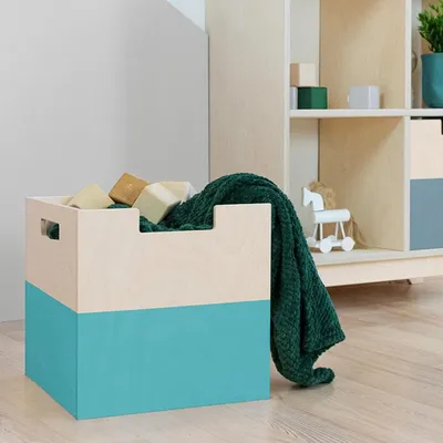 Produktbild von Aufbewahrungsbox aus Holz Modell 2 - mit Griffen - Türkisblau und Naturholzfarbe - 33 x 33 x 37 cm