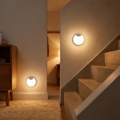Produktbild von 2er-Set LED Schrankleuchte mit Bewegungssensor – Wiederaufladbares Nachtlicht, Magnetisch & Kabellos – Ideal als Treppenlicht & für Kleiderschrank
