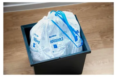 Produktbild von Haushaltsmüllbeutel L (30 Liter) | mit Zugband | reißfest und wasserdicht | Abfallbeutel/Mülleimerbeutel | einfache Entsorgung | 50% recycelter Kunststoff | passend zu SELECT und FLEXON