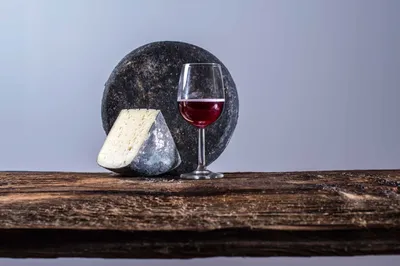 Immagine prodotto di Formaggio al vino di Sesto ca. 500 gr. - Caseificio Sesto