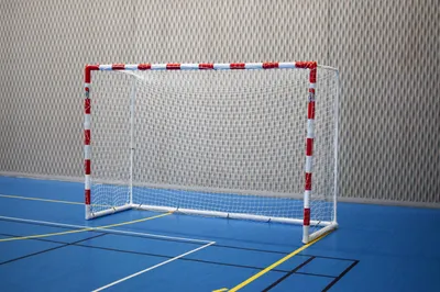 Produktbild von Handballtor - 3 x 2m - WETTERFEST - Klicksystem - Rot/Weiß gestreift - Inkl. Netz, Netzclips und Bodenanker