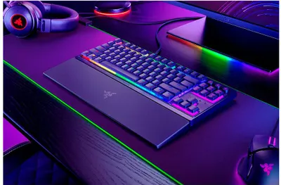 Produktbild von Razer Ornata V3 Tenkeyless - Kabelgebunden - USB - Mecha-Membran-Schlsselschalter - QWERTZ - RGB-LED - Schwarz