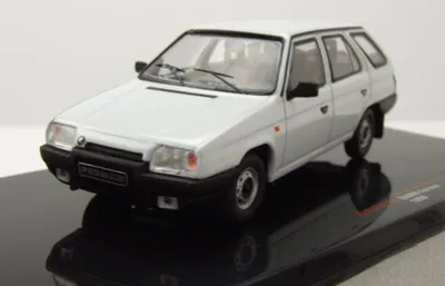 Produktbild von Ixo Models CLC575 Skoda Forman 1990 weiß 1:43