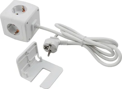 Zdjęcie produktu dla Kostka gniazda McPower z 4 gniazdami ze stykiem uziemiającym + 2x USB, kabel zasilający 1,5 m