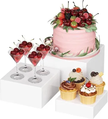 Produktbild von Unyqoos® Tortenständer-Set 3er Kunststoff, gestaffelte Präsentationspodeste (20×20×12,8 / 17,7×17,7×9 / 15,5×15,5×5 cm) für Hochzeit und Geburtstag