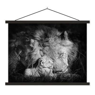 Produktbild von MuchoWow® Textilposter Tierprofil Löwe mit Jungtier in schwarz und weiß 60x45 cm mit schwarzem Rahmen - Poster Schlafzimmer