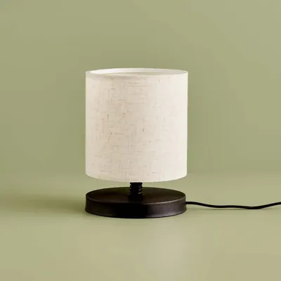 Produktbild von Opviq, Hochwertige Tischlampe, Creme und Schwarz, 22 cm hoch | 100% Stoff, Holzfuß, Schirmdurchmesser: 15 cm, E14 Fassung, Max 40 W | Elegantes Design für jedes Zuhause.